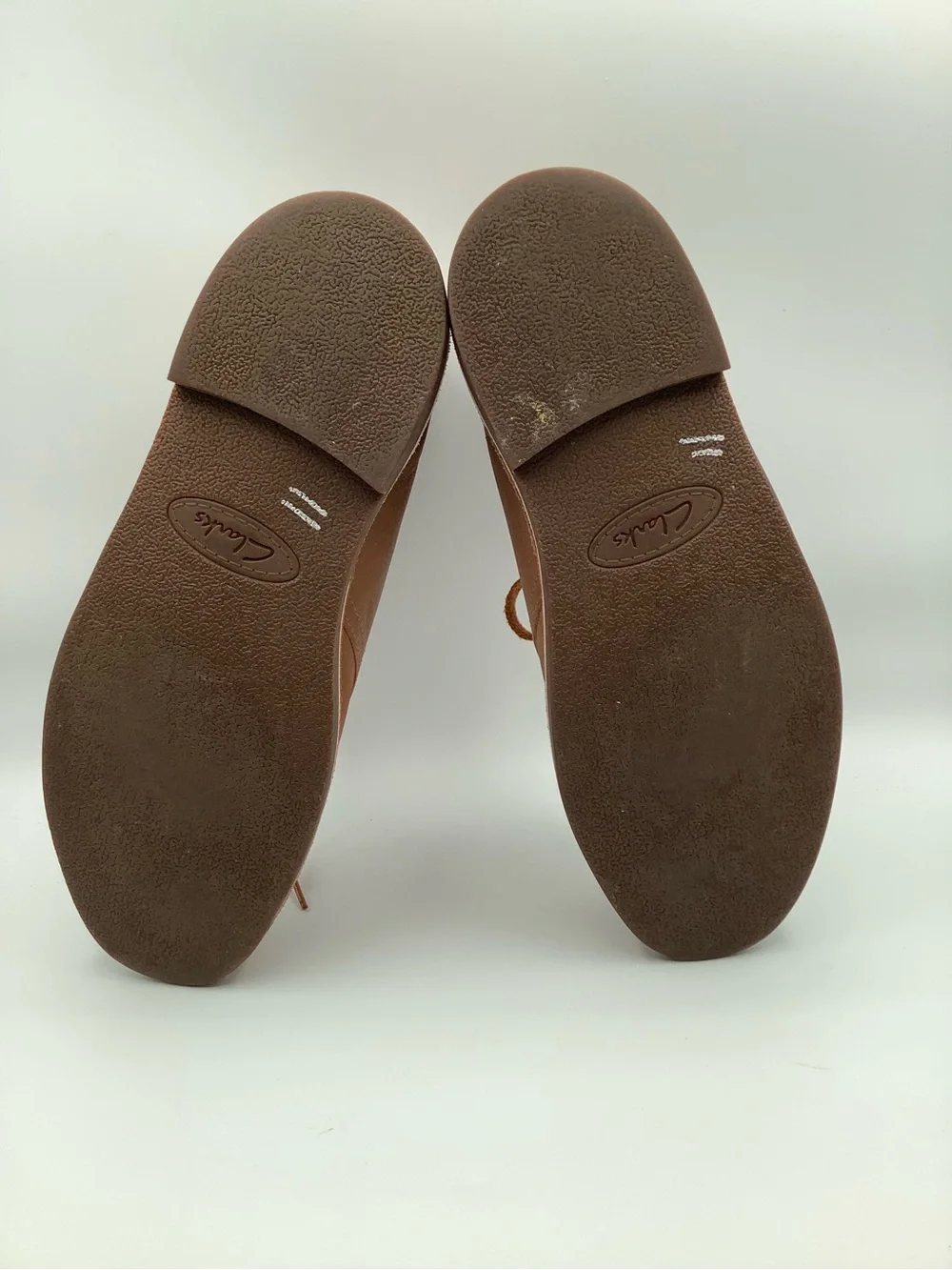 Clarks Men's Tan Leather Chukka Boots